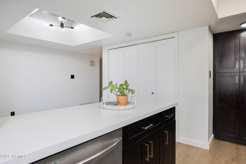 1708 E Solano Dr - 16