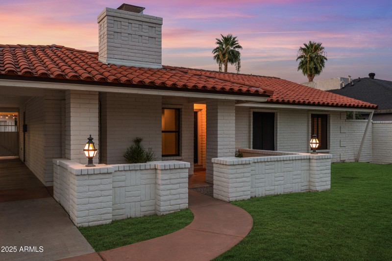 1708 E Solano Dr - 43