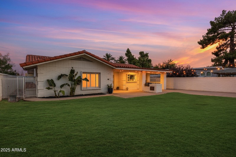 1708 E Solano Dr - 51