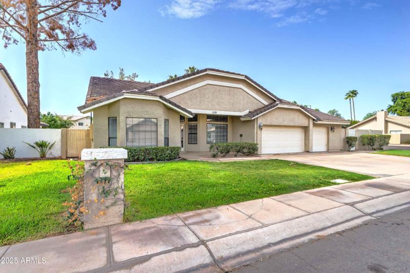 1119 e SouthShore Dr-2