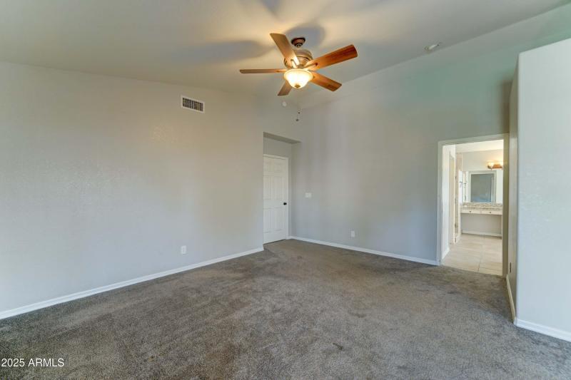 1119 e SouthShore Dr-25