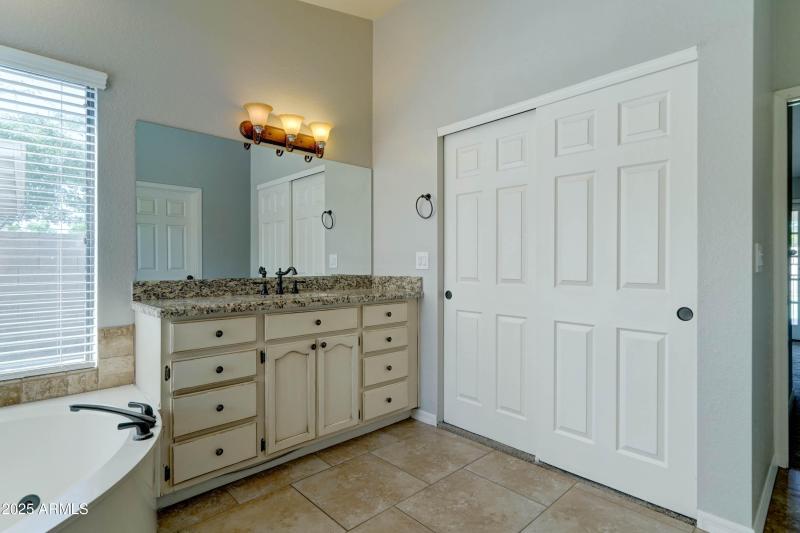 1119 e SouthShore Dr-29