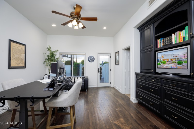 11858-E-Gold-Dust-Ave-1-12