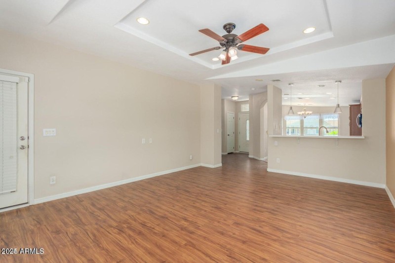 3301 S Goldfield Rd 4027