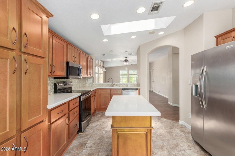 3301 S Goldfield Rd 4027