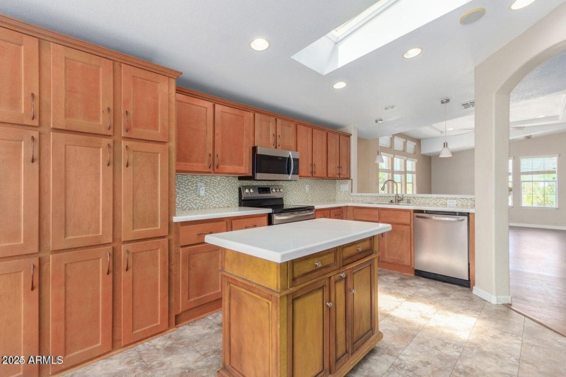 3301 S Goldfield Rd 4027