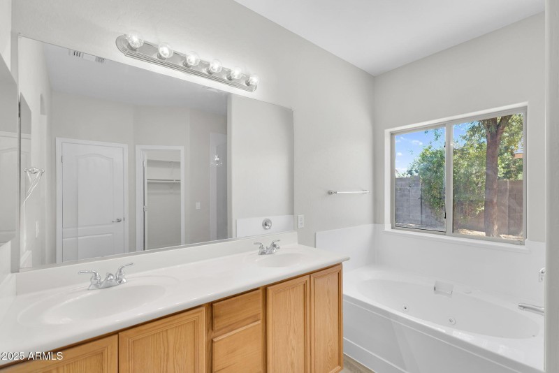 25-web-or-mls-21752 E Domingo Rd-32