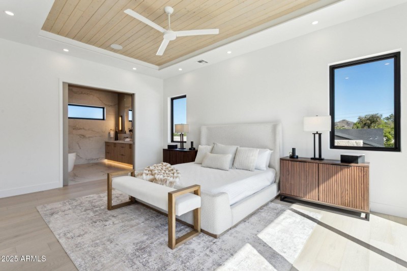 Primary suite