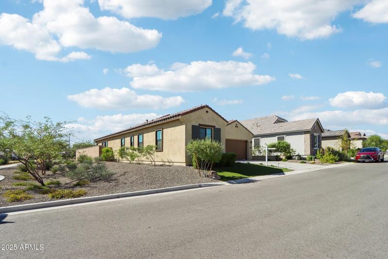 6-web-or-mls-W Marshall Ave-S1009-006