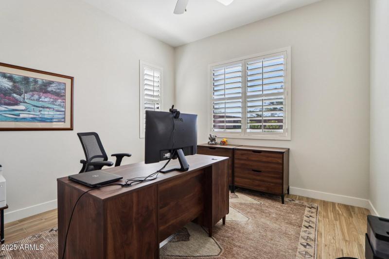 33-web-or-mls-W Marshall Ave-S1009-033