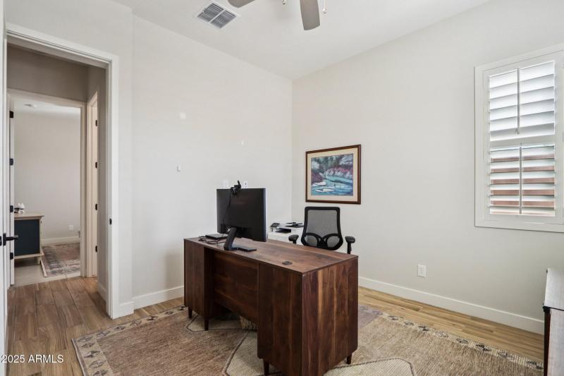 34-web-or-mls-W Marshall Ave-S1009-034