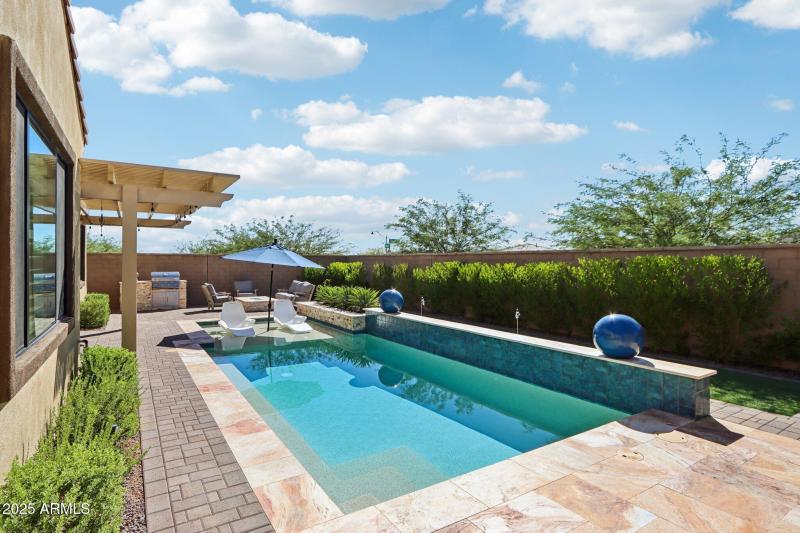 47-web-or-mls-W Marshall Ave-S1009-047