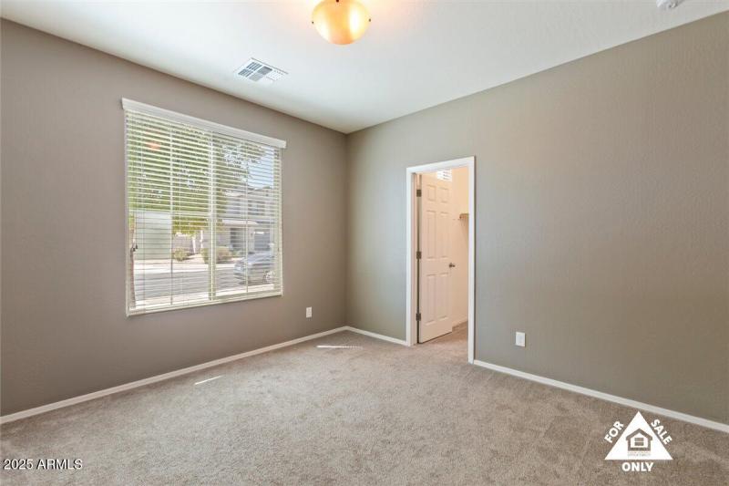 08-18216 W Foothill Dr