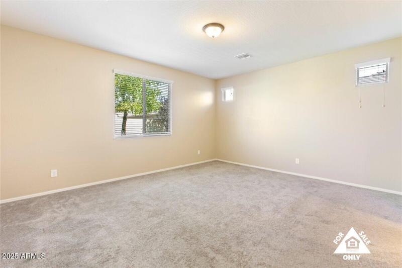 25-18216 W Foothill Dr