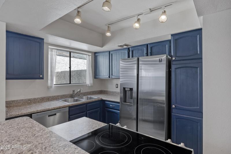 3411 N 12th Pl #3-13