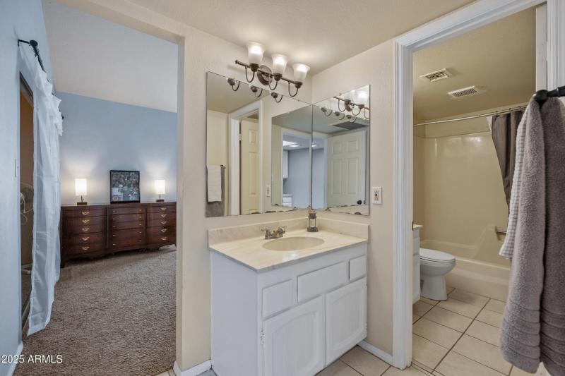 3411 N 12th Pl #3-20