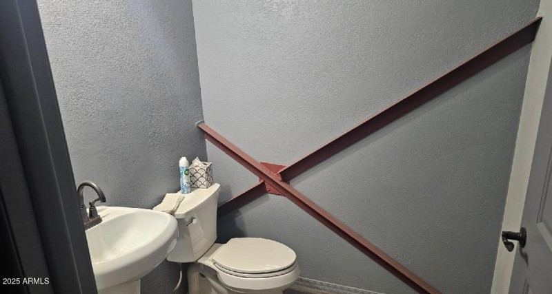 Mezzanine 1 half bath