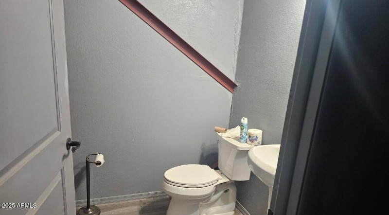 Mezzanine 2 half bath