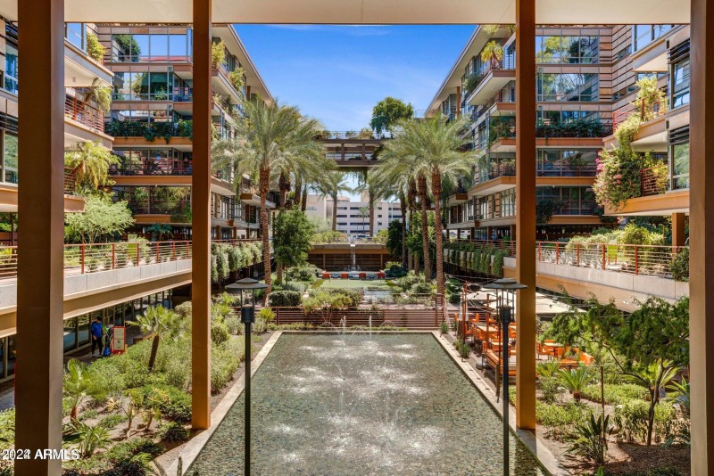 Camelview b - Communty Promenade