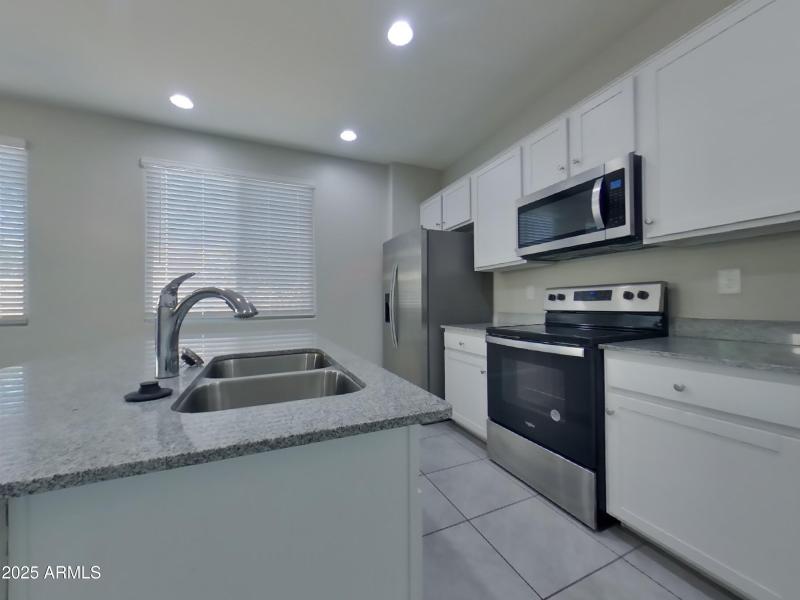 3_pc_DRtihWm7UY_jwmdD2mqKh_layout_0