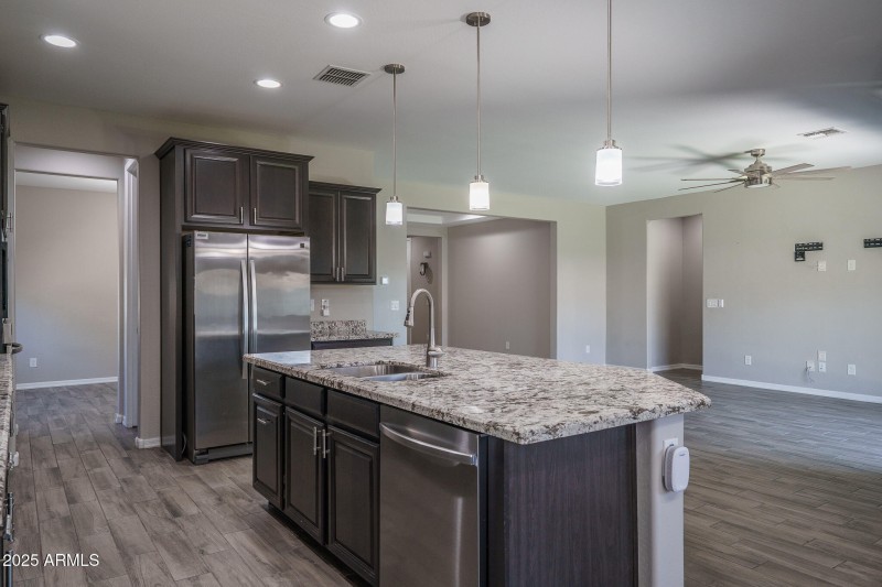15) KITCHEN