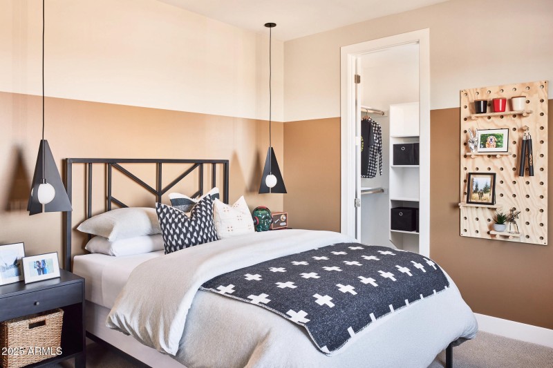 Emblem_OroRidge_5016_Boy_Bd_5