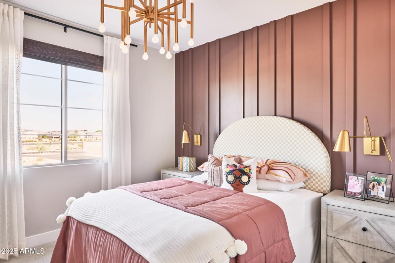 Emblem_OroRidge_5016_Grl_Bd_6