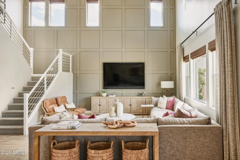 Emblem_OroRidge_5016_Lv_Rm_4