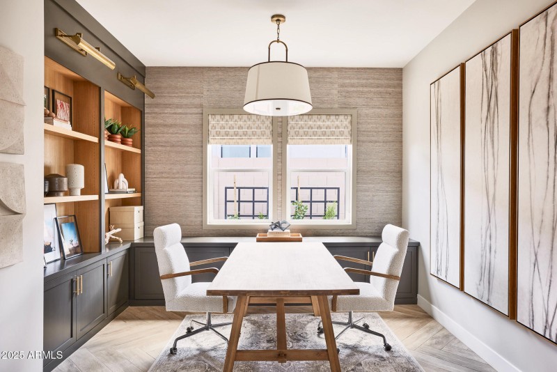 Emblem_OroRidge_5016_Ofc_4