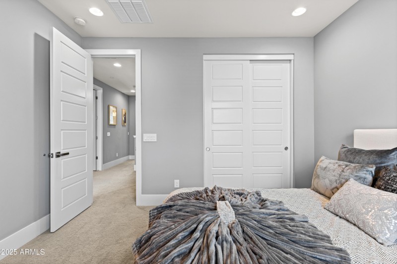 1717 E Morten Ave #62-25