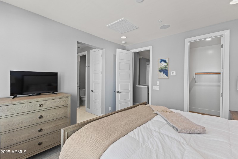 1717 E Morten Ave #62-31