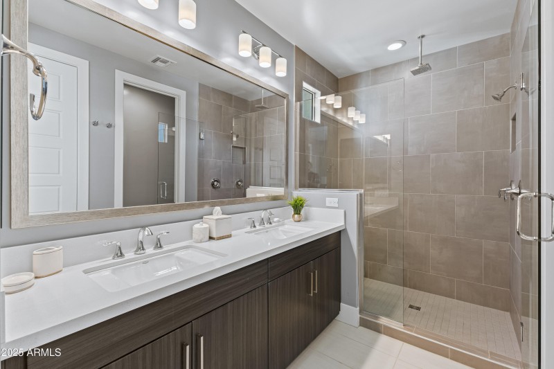 1717 E Morten Ave #62-32