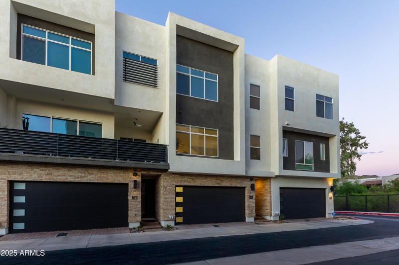 1717 E Morten Ave #62-56