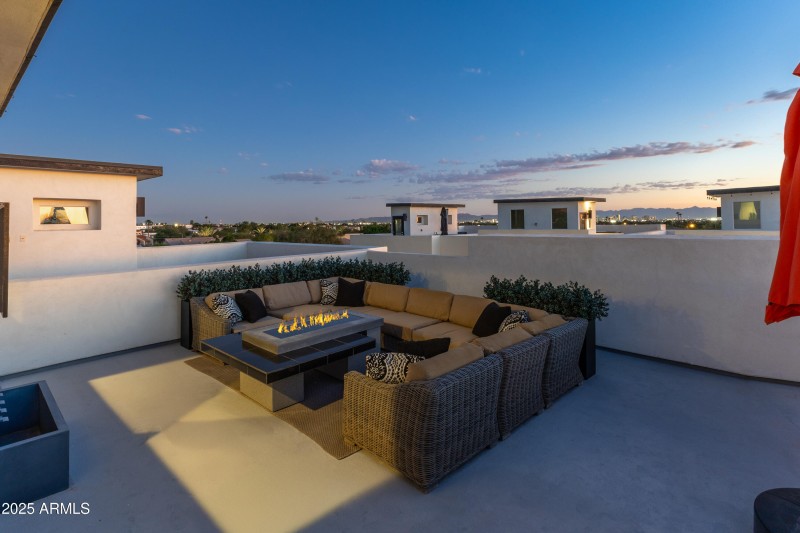 1717 E Morten Ave #62-63