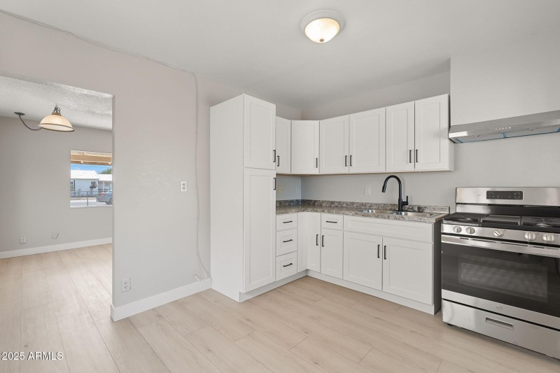 13-web-or-mls-Lincoln-13