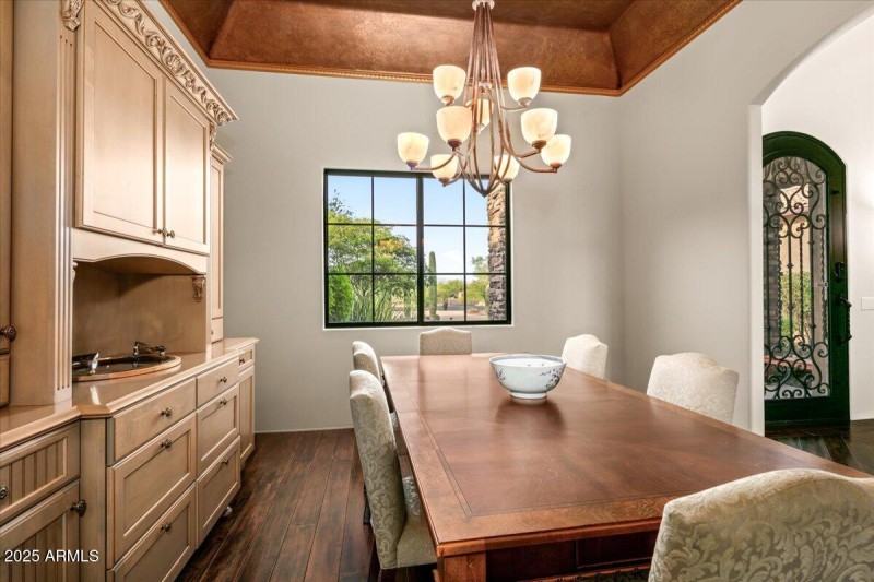 05-Dining Room Views