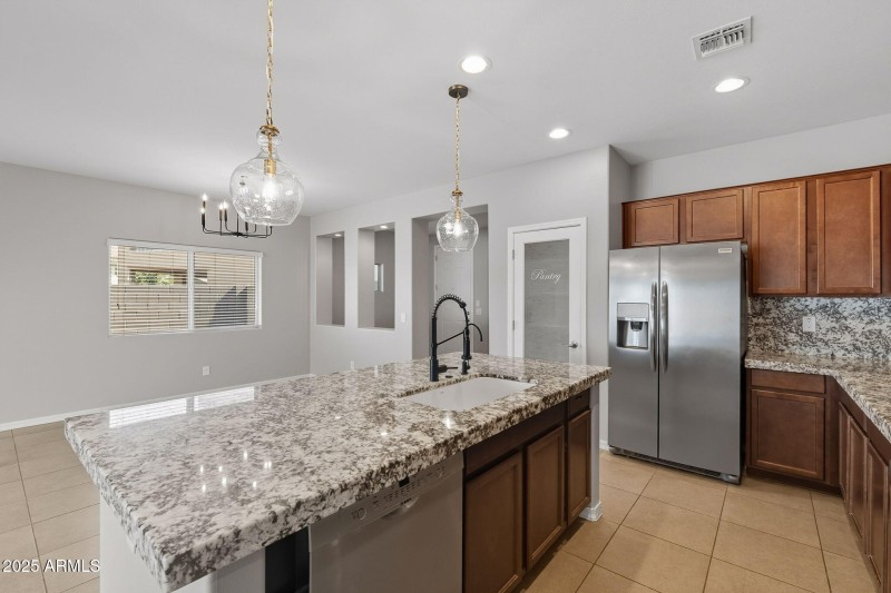 10-web-or-mls-Tulip-10