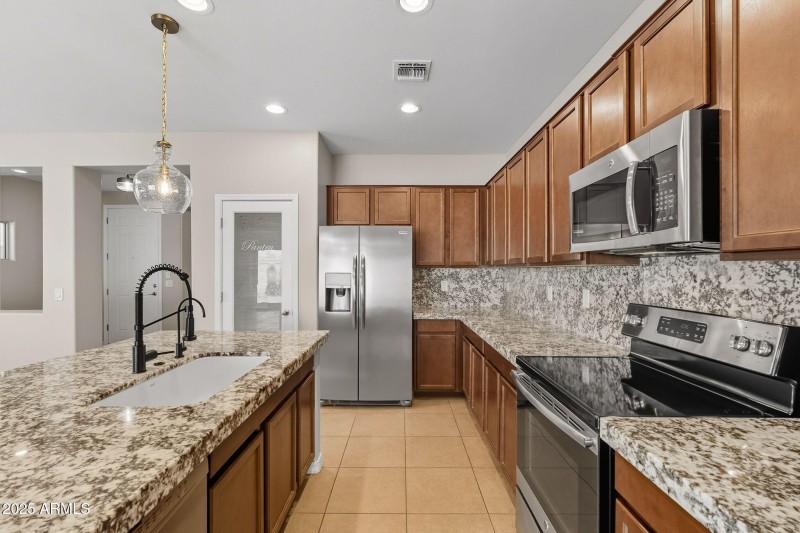 11-web-or-mls-Tulip-11