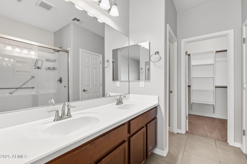 26-web-or-mls-Tulip-26