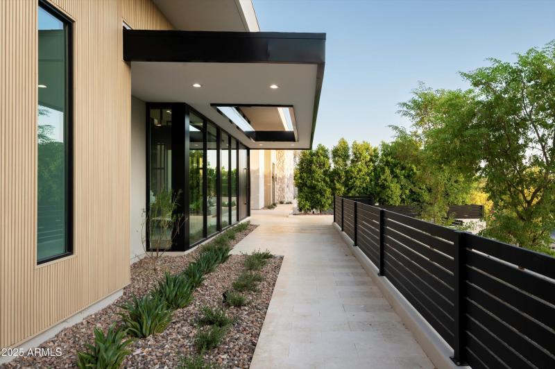 11-6535 N 40th Place-96