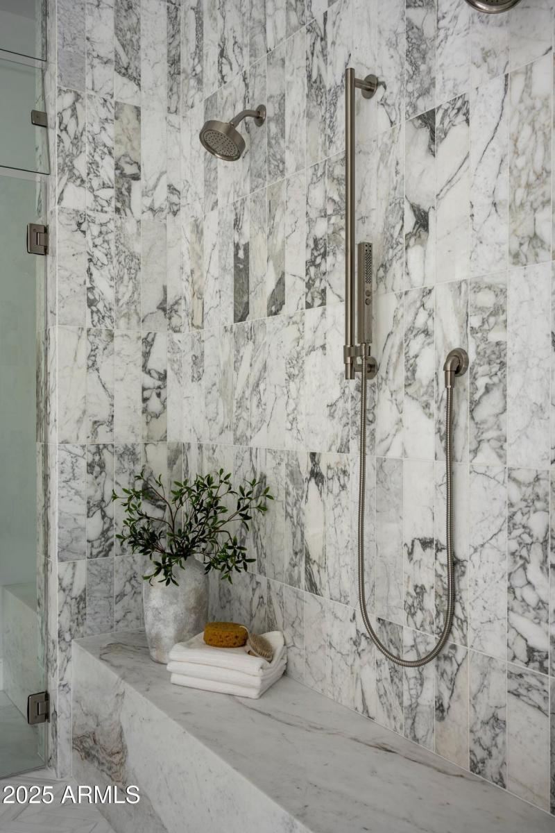 6535 N 40th Place-43