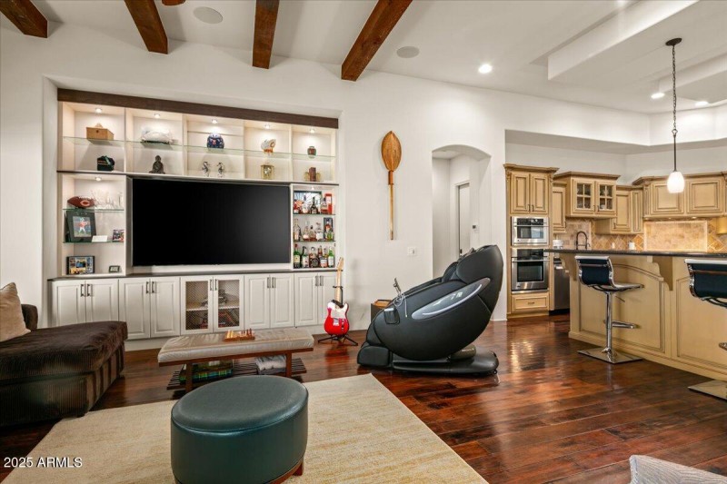 14-Family Room To Kitchen