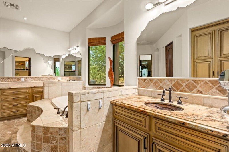 23-Primary Bath Details