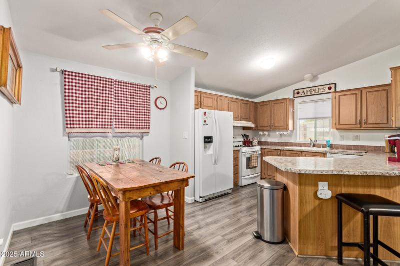 201 S Greenfield Rd 140