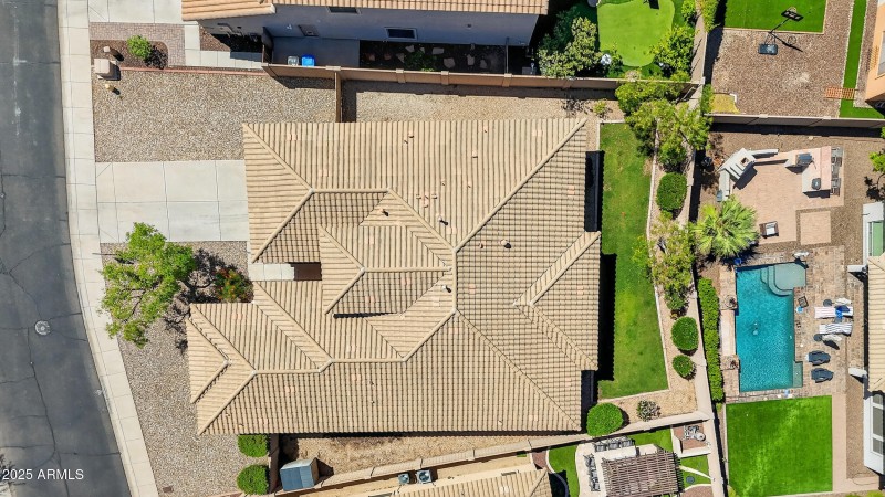 74_007_910_agent_drone