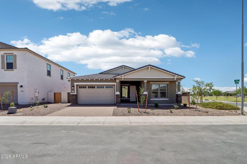 2-web-or-mls-E Utah Ave-S0909-001