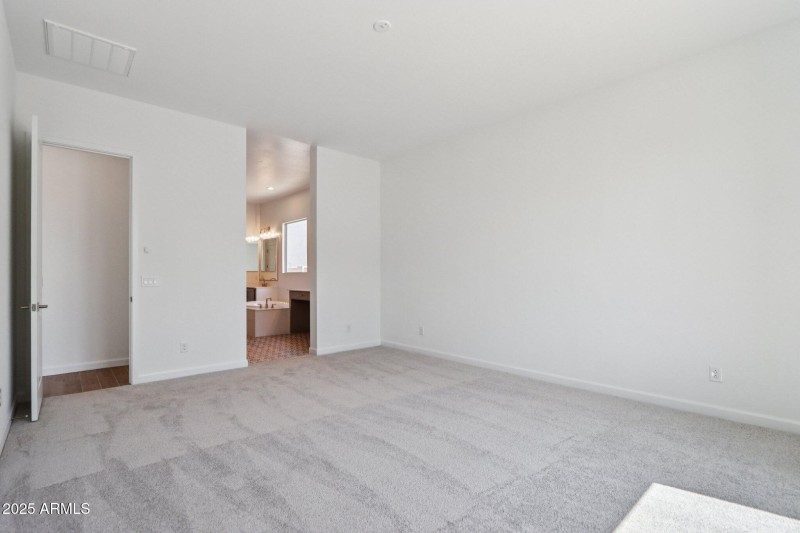 35-web-or-mls-E Utah Ave-S0909-035