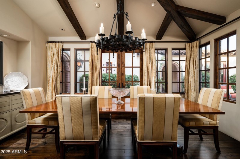 Formal Dining Elegance