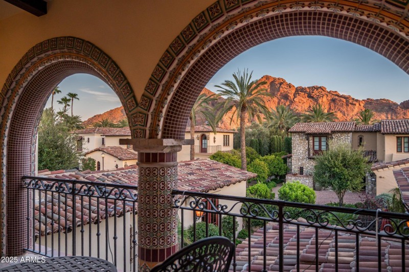 Balcony with Mountain Views
