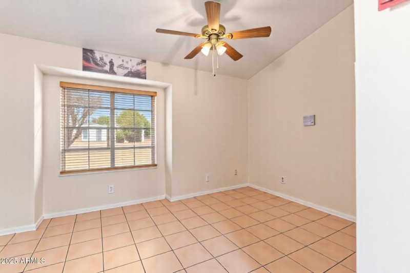 Office/2nd Bedroom Staged Empyt